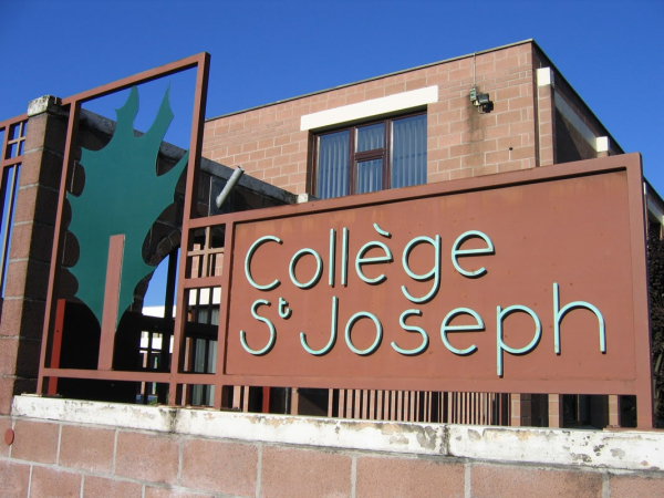College Saint Joseph Chenee Facade